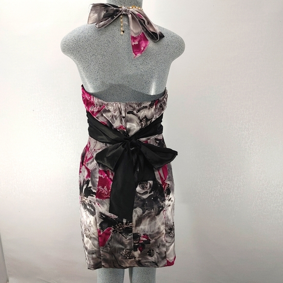 Speechless Halterneck Dress 9 - Picture 8 of 12